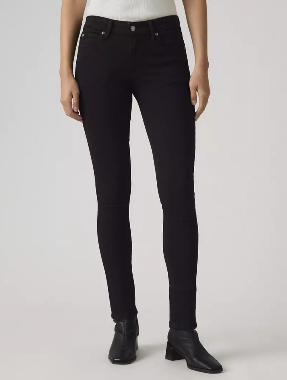 Levi's Women's 711 Skinny Fit Black Denim Jeans Mid Rise Form Flattering Stretch